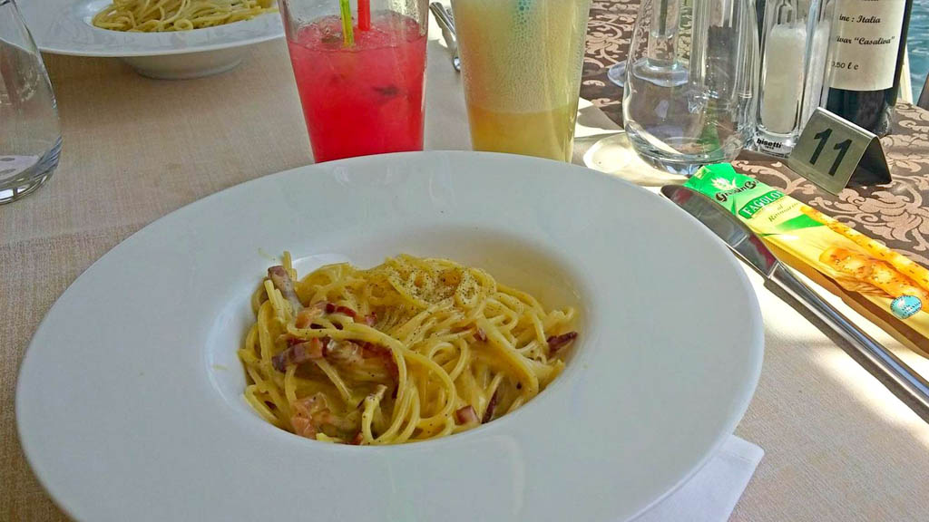 Spaghetti carbonara: a cornerstone of Italy's restaurant menu.