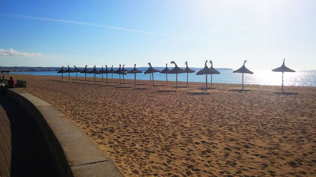 The Palma beach, nor Mallorca as a whole, isn't exactly chilly or rainy in December.