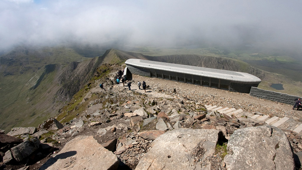 The mountaintop cafe, perhaps designed for the casual train-travelling tourist. Photo source: oddizzi.com.